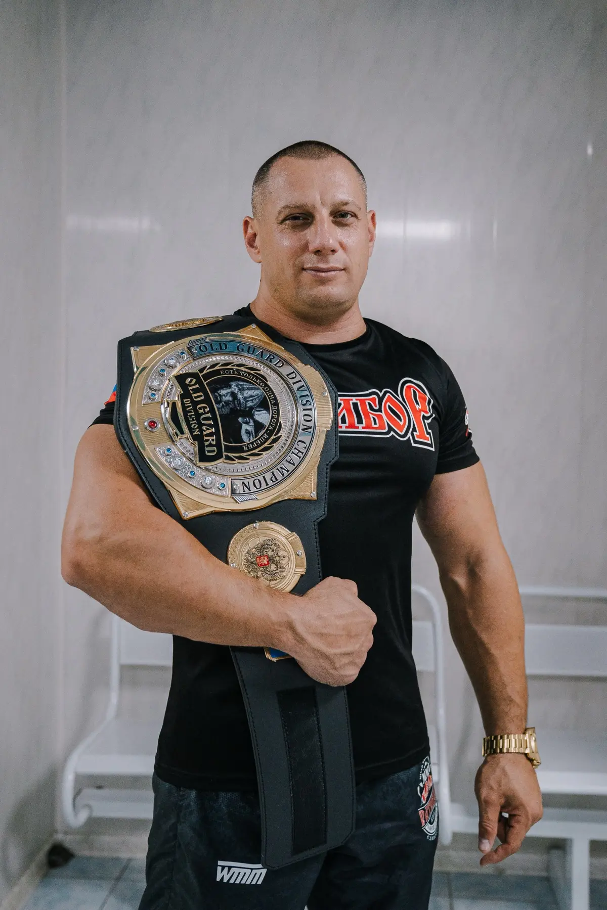 Спортсмен клуба Ратибор с чемпионским поясом